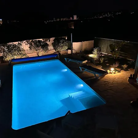 Ensoleillee Villa *